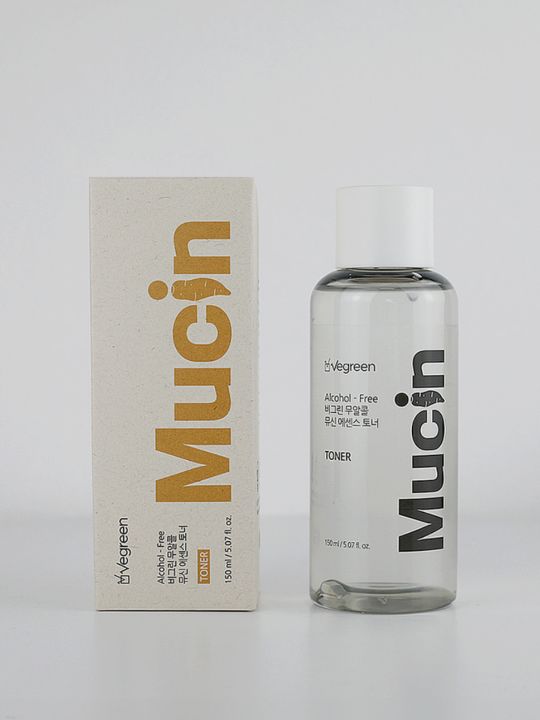 Vegreen Alcohol-Free Mucin Toner standing with its retail box on a light grey background